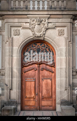 La entrada de la puerta de uno de los salones en el palacio de Christianborg en Copenhague, Dinamarca