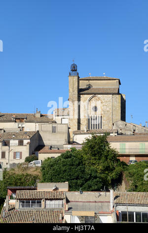 La c12th iglesia románica de Saint-Blaise Valensole Alpes-de-Haute-Provence Provence Francia Foto de stock
