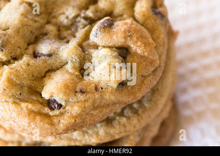 Pila de galletas con trocitos de chocolate