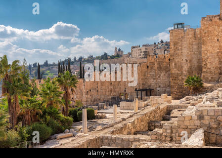 Una vista de la antigua Ciudad Vieja de Jerusalén desde el Monte del Templo, en Jerusalén, Israel.