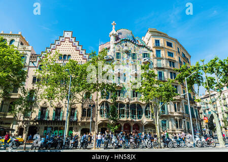 Barcelona, España - 25 de mayo de 2016: la Casa Amatller y la Casa Batlló de Gaudí en el Passeig de Gràcia de Barcelona, Cataluña, España Foto de stock