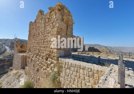 Las antiguas ruinas del castillo de los Cruzados de Kerak de Al-Karak, Jordania. Foto de stock
