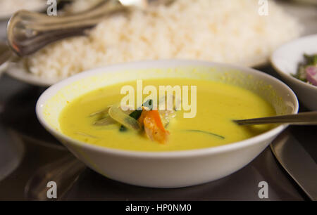 Curry verde con arroz. Foto de stock