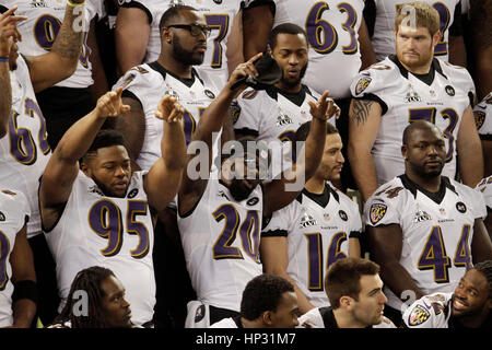 Baltimore Ravens players raise their arms during a team photo at the Super  Bowl XLVII Media Day on January 29, 2013, in New Orleans, Louisiana. Photo  by Francis Specker Stock Photo - Alamy