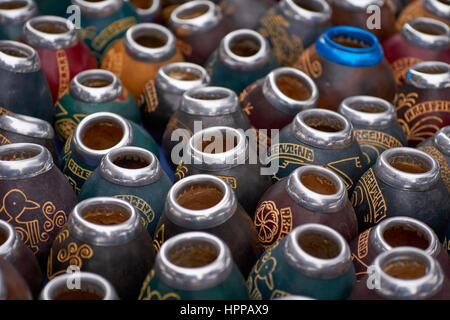 Las calabazas de mate, el mercado de antigüedades de San Telmo, Buenos  Aires, Argentina Fotografía de stock - Alamy