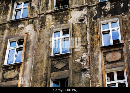 Antiguo edificio en el barrio judío de Cracovia, Polonia Foto de stock
