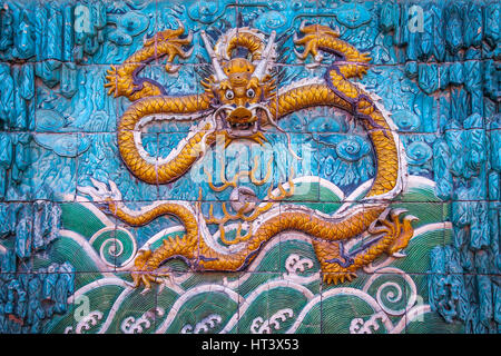 Detalle de un muro de dragón - Ciudad Prohibida, Beijing, China Foto de stock