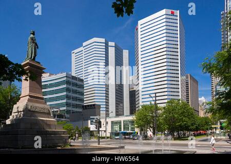 La provincia de Quebec, Canadá Montreal International trimestre Victoria Square, la estatua de la Reina Bell y Banco Nacional moderno Foto de stock