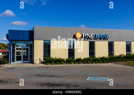 Anderson - Circa Octubre 2016: PNC sucursal bancaria. PNC Financial Services ofrece servicios de comercio minorista, la empresa y la banca hipotecaria VII Foto de stock
