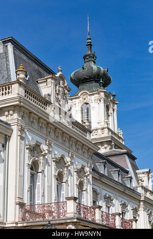 Festetics Palace en Keszthely, Hungría. Es un gran complejo de edificios de la familia Festetics. Foto de stock