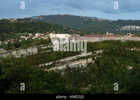 Francia, Doubs, Besancon, la ciudadela listados como Patrimonio Mundial por la UNESCO, la colina y la fortaleza de Brégille, desde Fort de Chaudanne