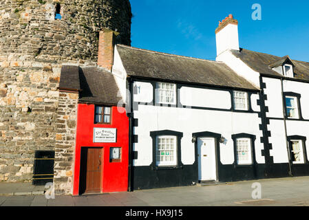 La casa más pequeña de Gran Bretaña, Conwy, Gales, Reino Unido.