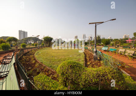 limpiar carencia Sucio Los famosos jardines colgantes en Mumbai en un claro día de otoño  Fotografía de stock - Alamy