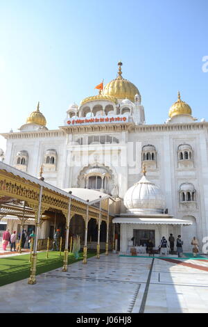 Gurudwara Bangla Sahib - templo sij - Delhi, India Foto de stock