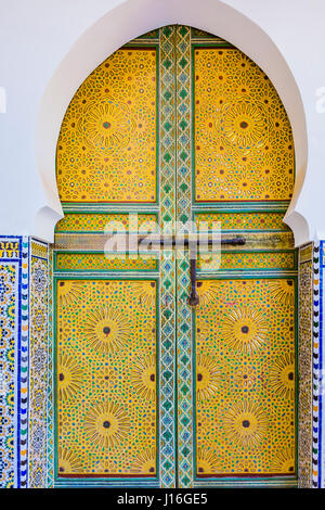 Suntuosa puerta árabe, en Fes, Marruecos, Norte de África Foto de stock