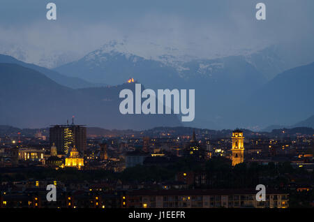 Torino, horizonte azul horas con Mole Antonelliana
