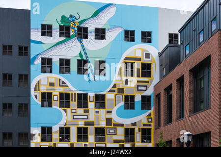 Dragonfly mural en el local de la 14ª en el Midtown de Atlanta, Georgia, EUA.