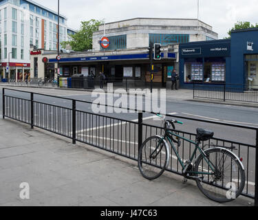 La estación de Ealing Common