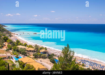 Playa, Kathisma Lefkada Island, Grecia. La playa de Kathisma es una de las mejores playas de la isla de Lefkada en Mar Jónico Foto de stock