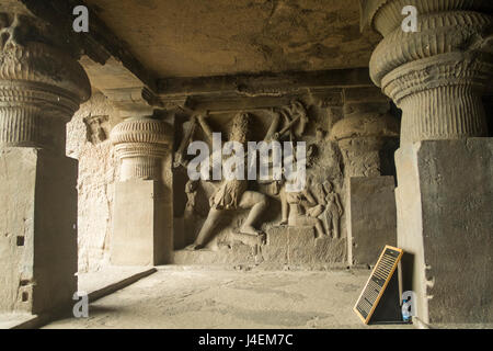Señor Vishnu en una de las cuevas de Ellora
