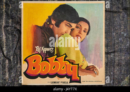 Indian Bollywood Hindi película póster de Bobby, actor Rishi Kapoor, actriz Dimple Kapadia, Raj Kapoor película, música Laxmikant Pyarelal, India, Asia Foto de stock