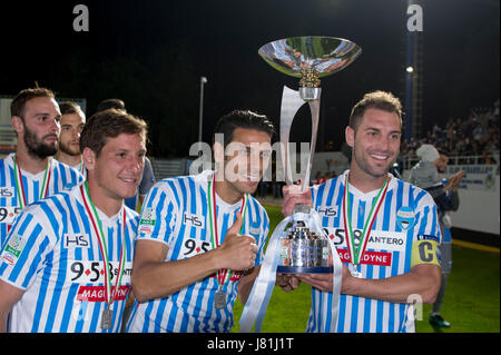 De Ferrara, Italia. El 18 de mayo, 2017. Serie B Trofeo Football/Soccer :  Italiano 'Serie B' coincidencia entre SPAL 2-1 FC Bari en el Stadio Paolo  Mazza en Ferrara, Italia . Crédito