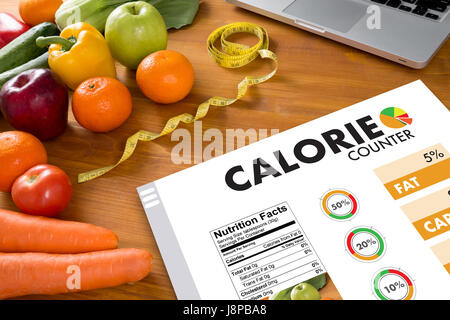 Aplicación Contador de contar las calorías comiendo una dieta saludable concepto médico Foto de stock