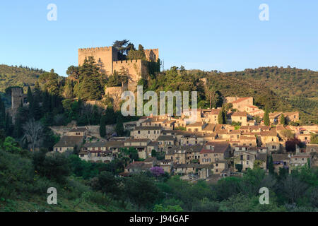 Francia, Pirineos Orientales, Castelnou, etiquetados Les Plus Beaux Villages de France (el pueblo más hermoso de Francia)