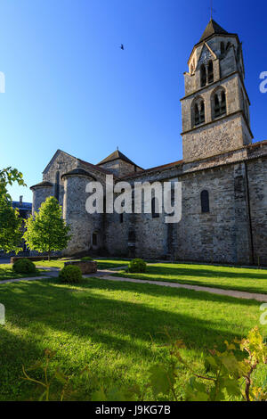 Francia, Correze, Uzerche, iglesia Saint Pierre Foto de stock