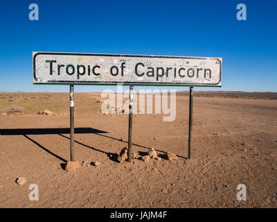 Cartel de "trópico de Capricornio" en Namibia. Foto de stock