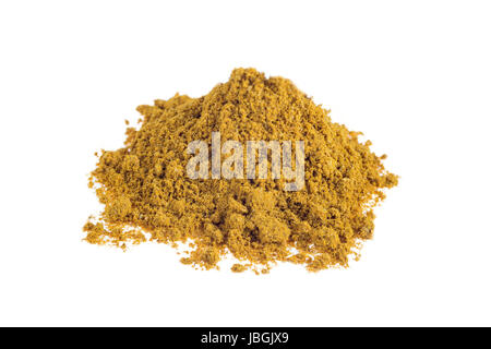 Ras el hanout, una mezcla de especias procedentes del norte de África recortada en blanco Foto de stock