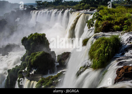 Las Cataratas del Iguazú Argentina y Brasil Foto de stock