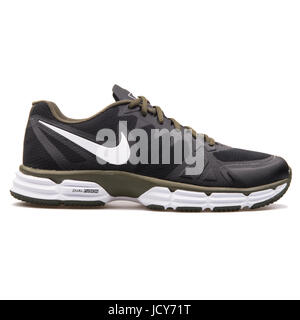 Nike Dual Fusion TR 6 Negro y hombres calzados running - 704889-013 Fotografía de stock - Alamy