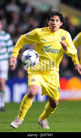 MATI FERNÁNDEZ Villarreal CF INGLATERRA Glasgow Celtic Park el 10 de diciembre de 2008 Foto de stock