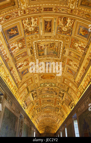 Italia, Roma, Vaticano, Vaticano Museos amplia, tapas de la galería de los mapas, Foto de stock