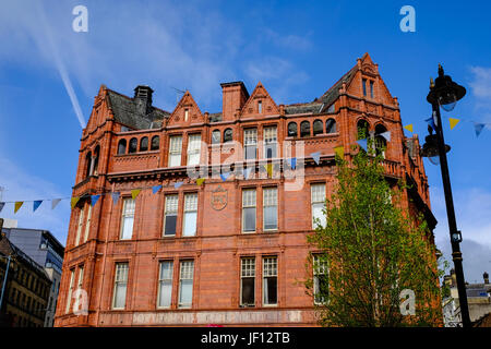 Bradford, de ladrillo rojo y terracota edificio Prudential Assurance por Alfred Waterhouse. Reino Unido, Inglaterra, Yorkshire, Foto de stock