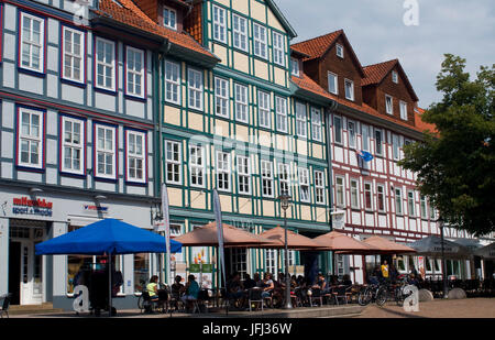 Alemania, Baja Sajonia, Duderstadt, mercado, casas con entramados de madera, cafés, Foto de stock