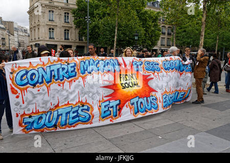 París, Francia. El 1 de julio, 2017. Manifestación contra el estado de emergencia permanente, el 1 de julio de 2017, en París, Francia. Crédito: Bernard Menigault/Alamy Live News