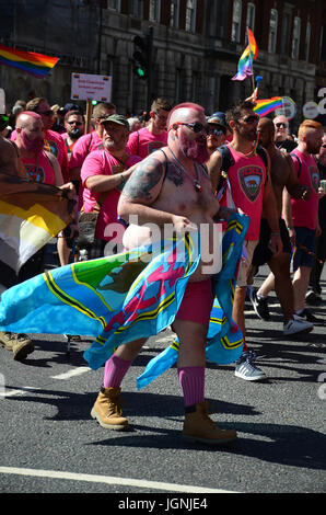Londres, Reino Unido. 08 de julio, 2017. Desfile del orgullo gay de Londres 2017 Crédito: JOHNNY ARMSTEAD/Alamy Live News Foto de stock