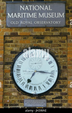 Pastor Gate Clock en el Observatorio Real de Greenwich, Londres, Inglaterra, Reino Unido. Foto de stock