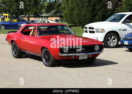 Auto- 1969 Chevrolet Camaro SS. Rojo. Beavercreek Festival de palomitas de  maíz. Beavercreek, Dayton, Ohio, . 150UT Fotografía de stock - Alamy