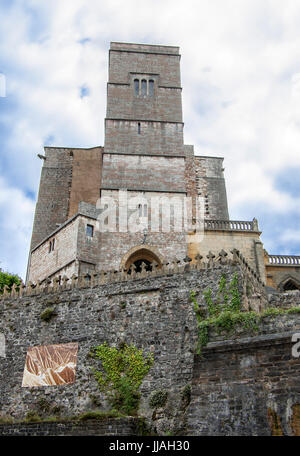 Iglesia de San Pedro, Zumaia, País Vasco, España Foto de stock