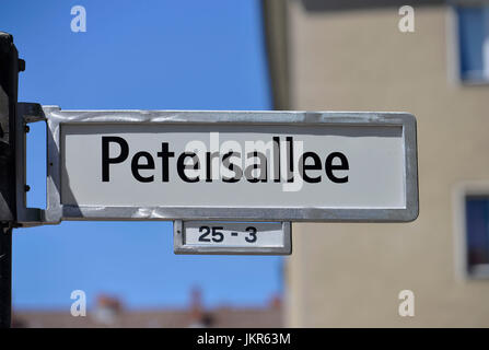 Signo de la calle, barrio africano, boda, oriente, Berlín, Alemania, Viertel Afrikanisches Strassenschild Mitte, Deutschland Foto de stock