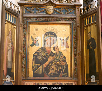 En Brugge, Bélgica - Junio 13, 2014: Madonna icono en San Salvator Cathedral en Brujas, Bélgica Foto de stock