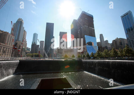 El World Trade Center en Nueva York, Nueva York, dos días antes del décimo aniversario de los ataques del 11 de septiembre el 9 de septiembre de 2011..Crédito: Sipa Press a través del CNP