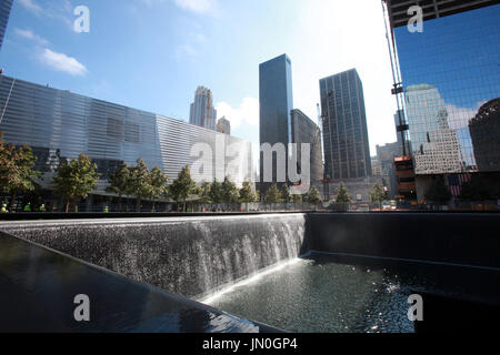 El World Trade Center en Nueva York, Nueva York, dos días antes del décimo aniversario de los ataques del 11 de septiembre el 9 de septiembre de 2011..Crédito: Sipa Press a través del CNP