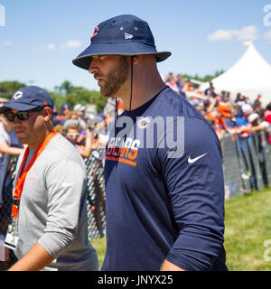 July 29, 2017: Bourbonnais, Illinois, U.S. - Chicago Bears #65 Cody  Whitehair signs autographs during training camp on the campus of Olivet  Nazarene University, Bourbonnais, IL Stock Photo - Alamy