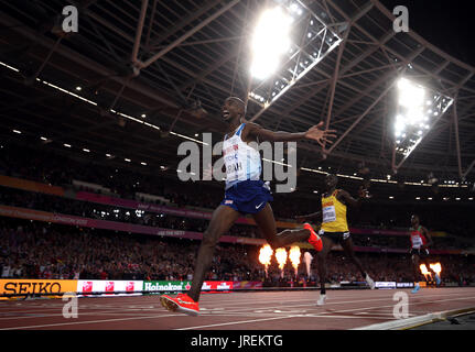 Gran Bretaña Mo Farah gana el hombre de 10.000m durante el día uno de los Campeonatos Mundiales de la IAAF de 2017 en el estadio de Londres. Foto de stock