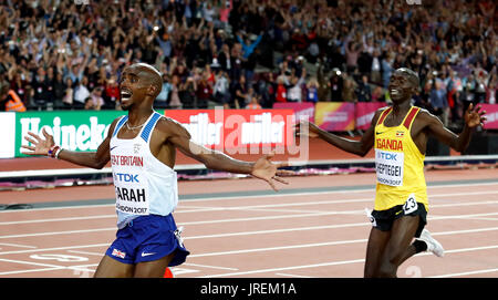 Gran Bretaña Mo Farah gana el hombre de 10.000m durante el día uno de los Campeonatos Mundiales de la IAAF de 2017 en el estadio de Londres. Foto de stock