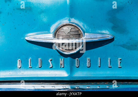 El nombre en la parte frontal de un Oldsmobile 88 Futuramic coche. Foto de stock